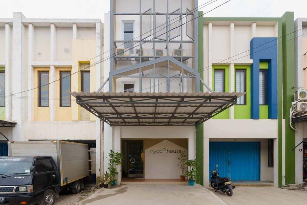Hotel Reddoorz @ Taman Royal Tangerang Exterior foto